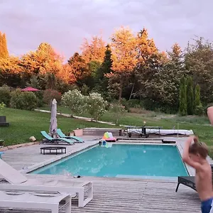 https://chalet-bois-cosy-avec-piscine-aix-nature.fr-provencehotel.com